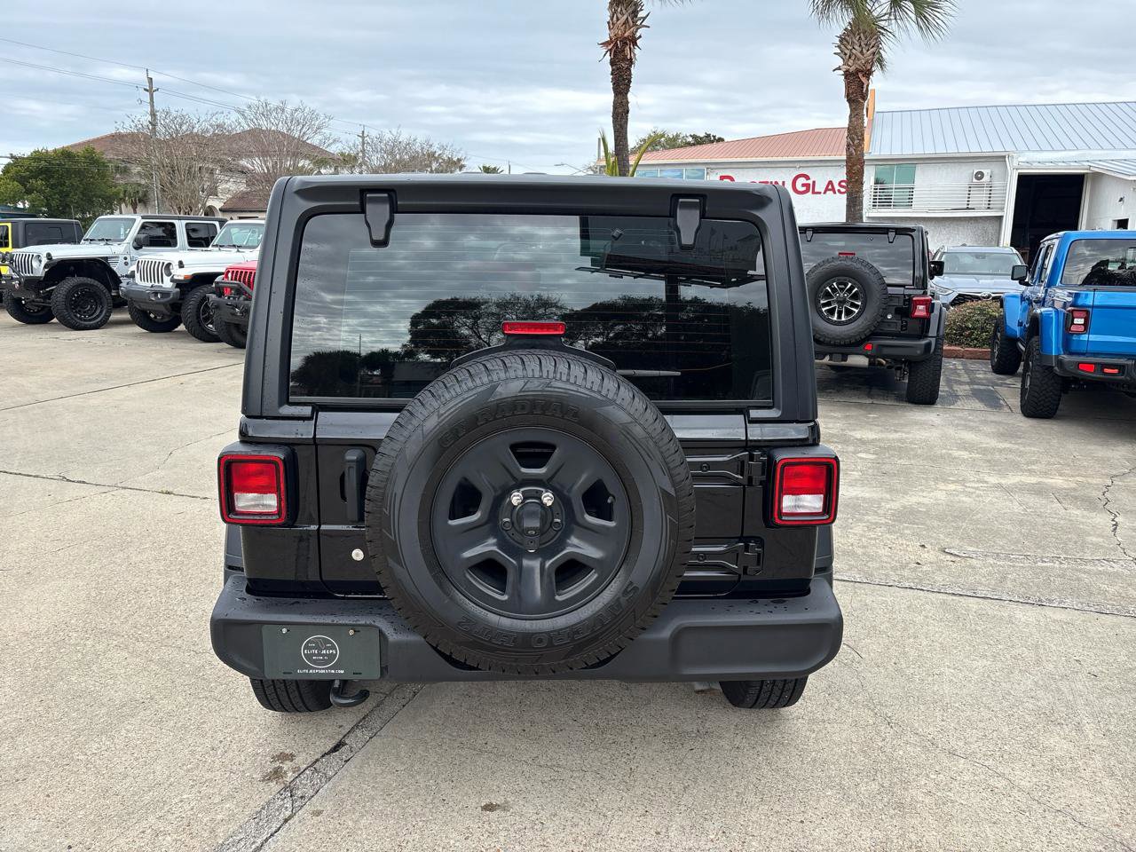 Used 2018 Jeep Wrangler Sport image 7