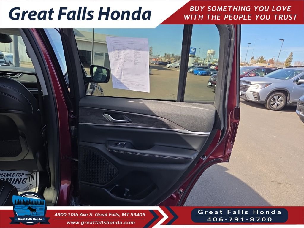 Used 2023 Jeep Grand Cherokee Limited w/ Trailer Tow Prep Group (B) image 17