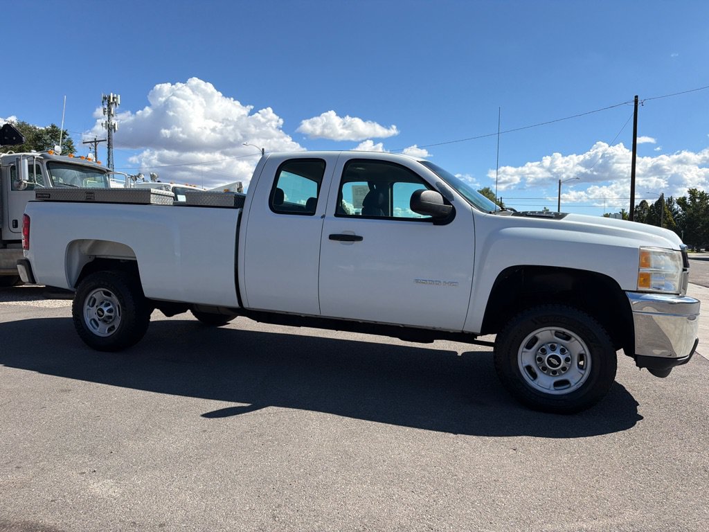 Used 2013 Chevrolet Silverado 2500 W/T AWD/4WD image 3