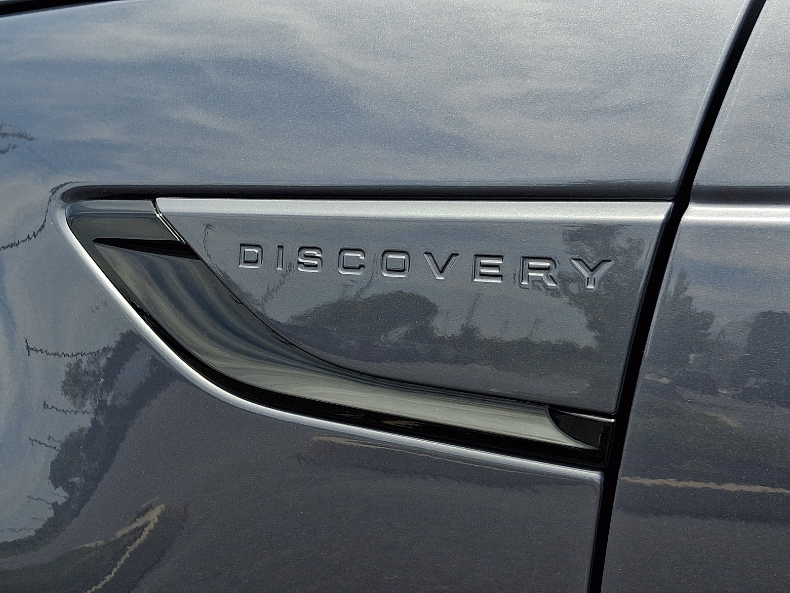 Used 2025 Land Rover Discovery Dynamic SE AWD/4WD image 33