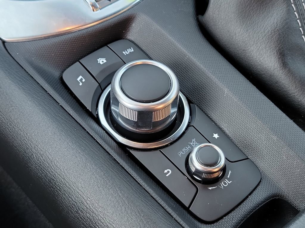 Used 2020 MAZDA MX-5 Miata Sport RWD image 34