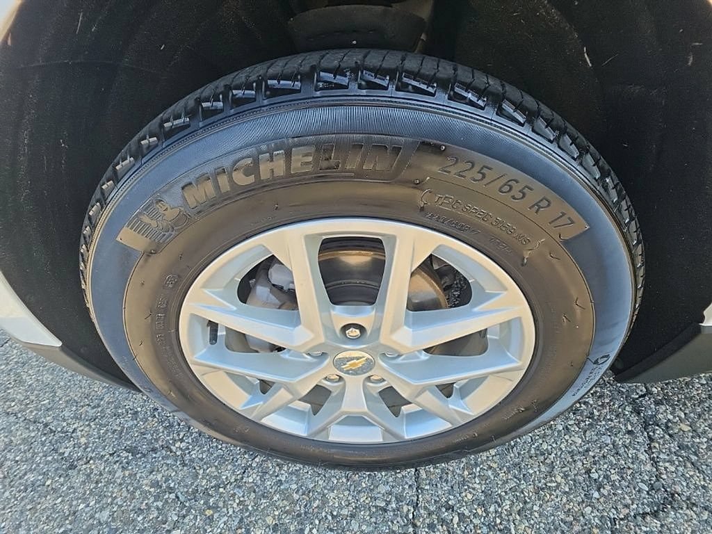 Used 2023 Chevrolet Equinox LS FWD image 33