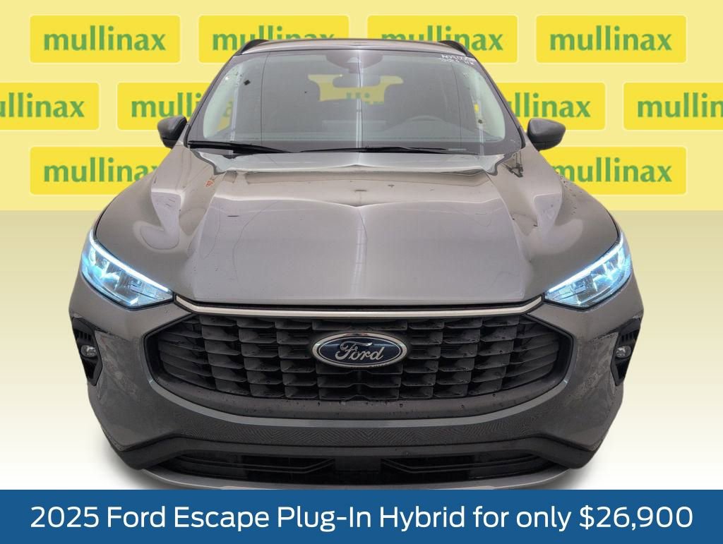 Used 2025 Ford Escape Base image 16