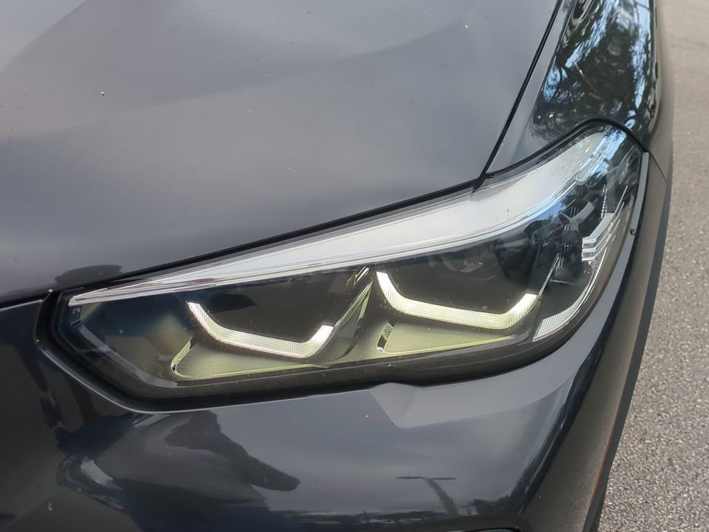 Used 2022 BMW X5 xDrive45e w/ Premium Package image 11
