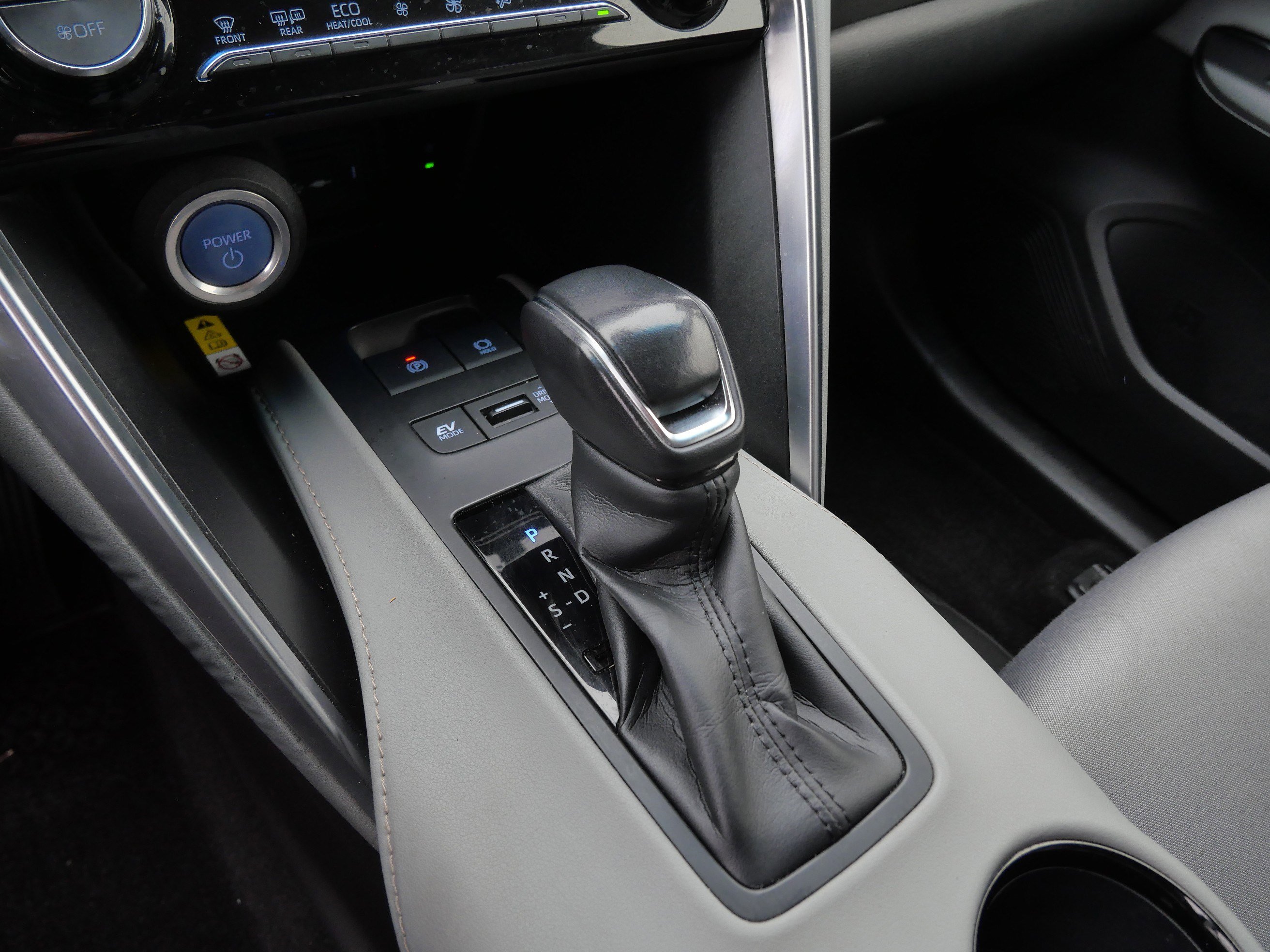 Certified 2021 Toyota Venza LE image 24