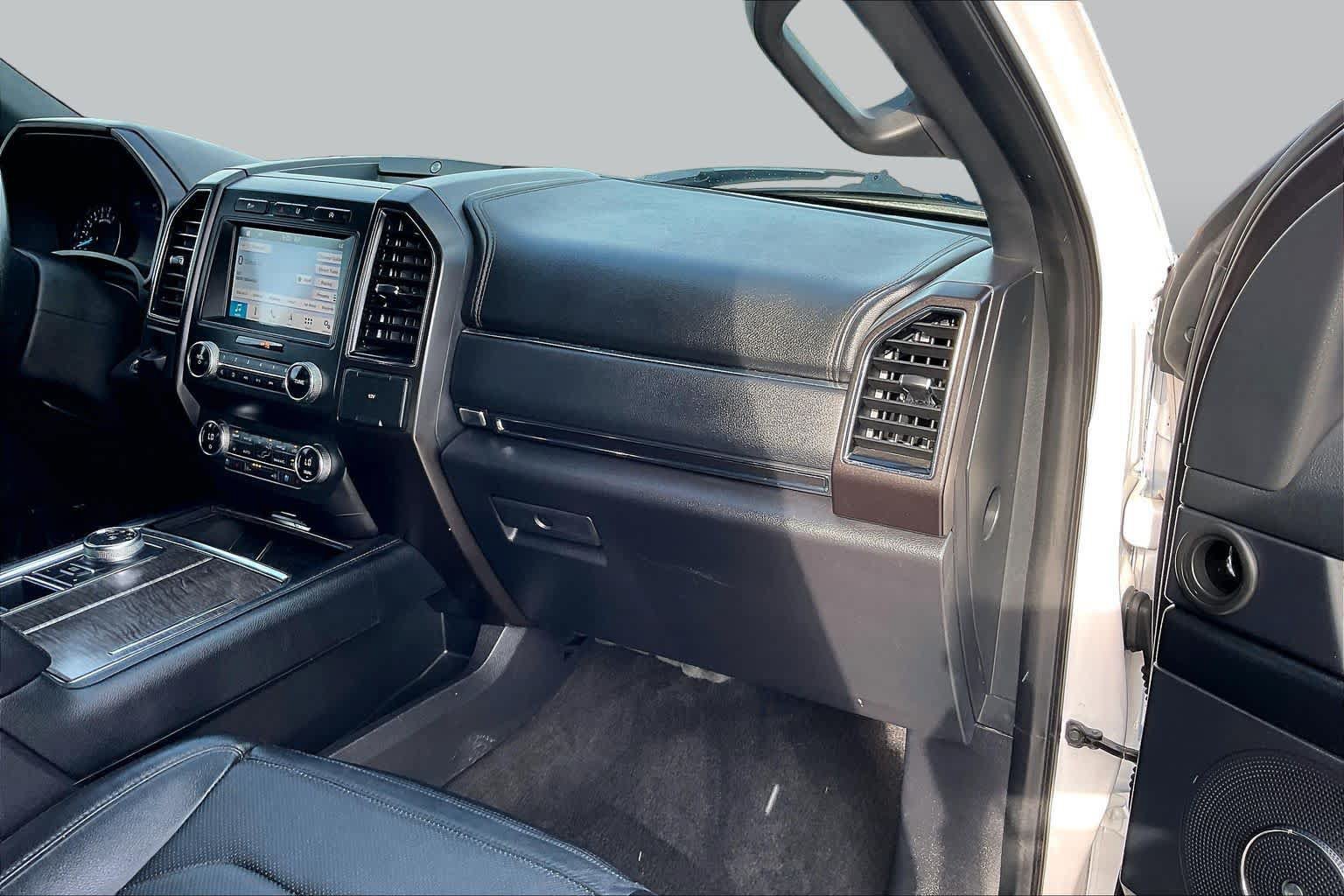 Used 2019 Ford Expedition Limited w/ Driver Assistance Package RWD image 19
