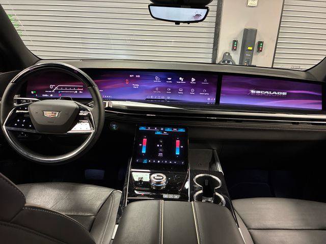 Certified 2025 Cadillac Escalade Sport AWD/4WD image 46
