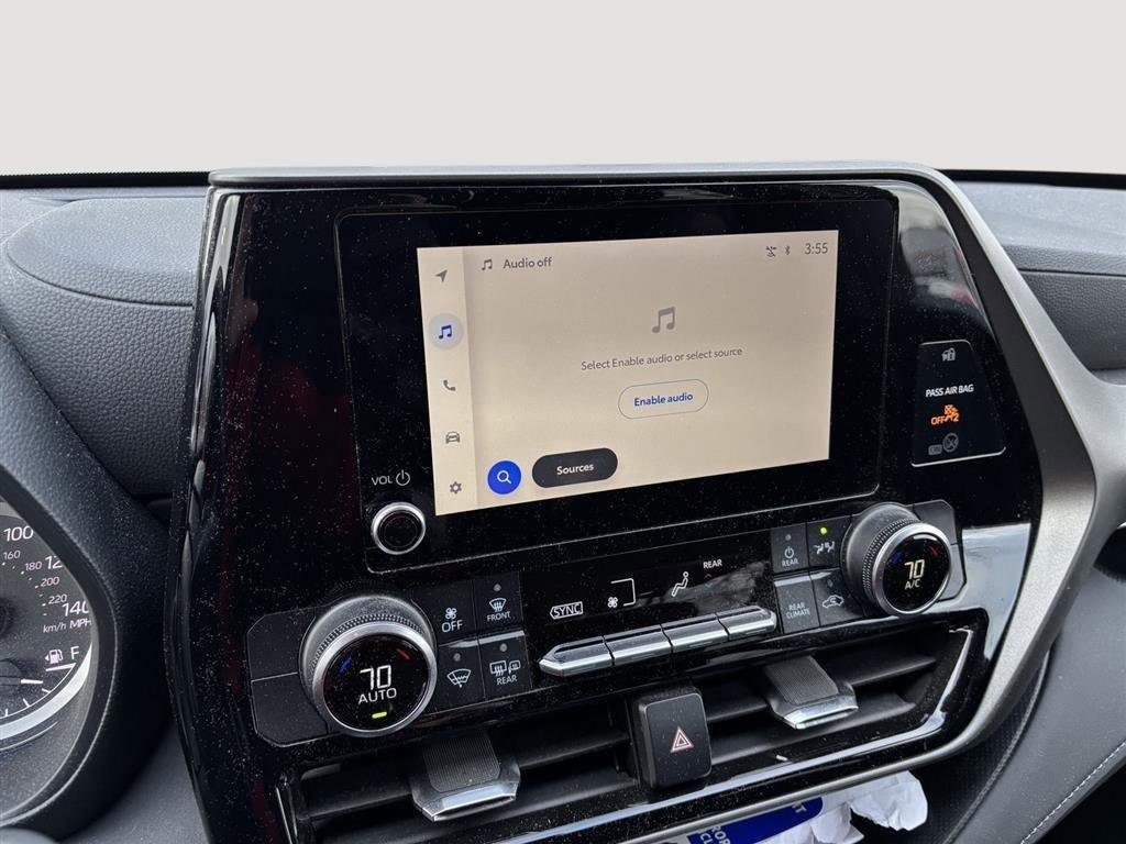 Used 2024 Toyota Highlander LE image 38