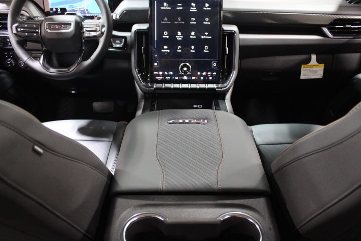 New 2026 GMC Yukon XL AT4 w/ AT4 Premium Plus Package AWD/4WD image 31