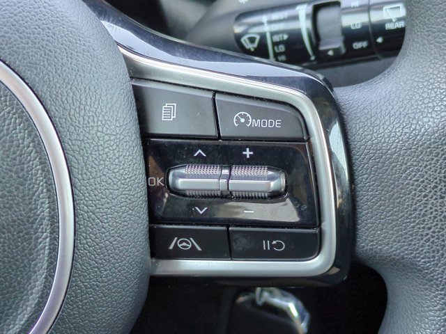 Used 2023 Kia Sorento LX image 24