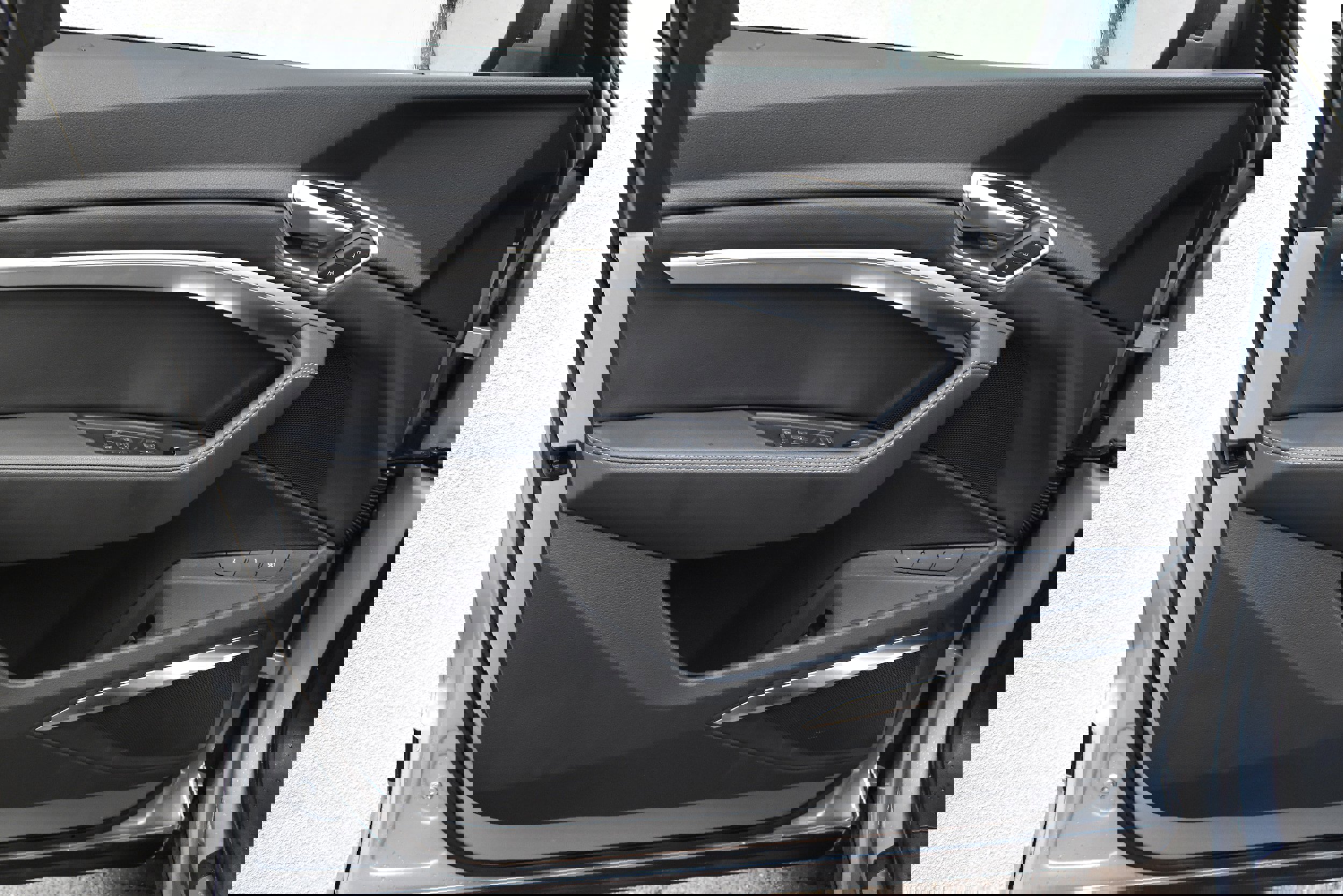 Used 2021 Audi e-tron Premium Plus w/ Premium Plus Package image 22