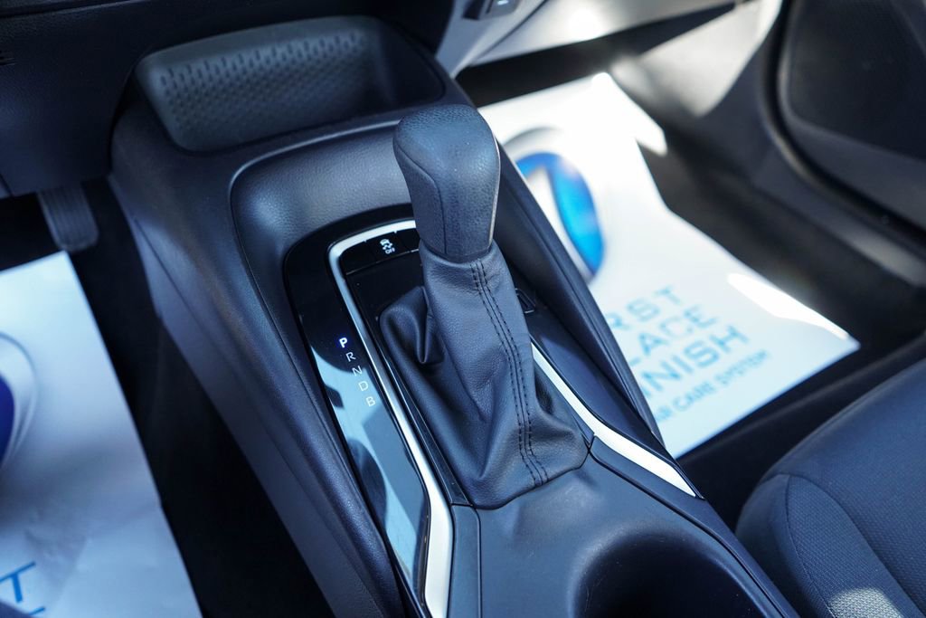 Used 2025 Toyota Corolla LE image 28