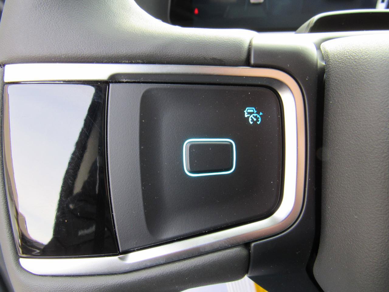 New 2026 Ford Expedition Active image 13