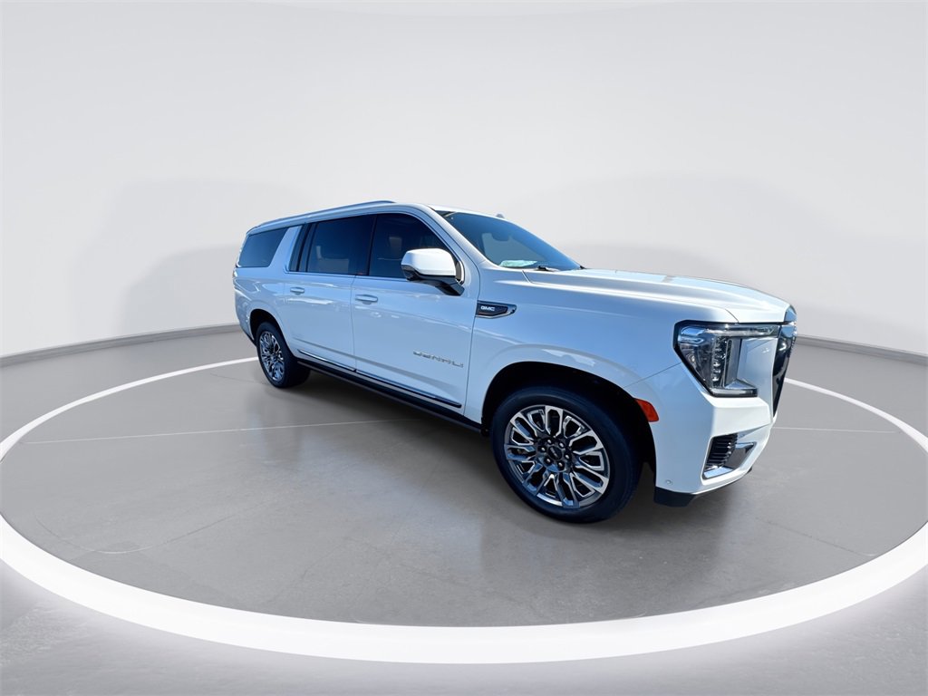 Used 2024 GMC Yukon XL Denali Ultimate image 2
