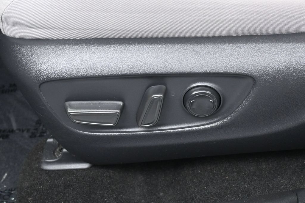 Used 2024 Toyota RAV4 XLE AWD/4WD image 12