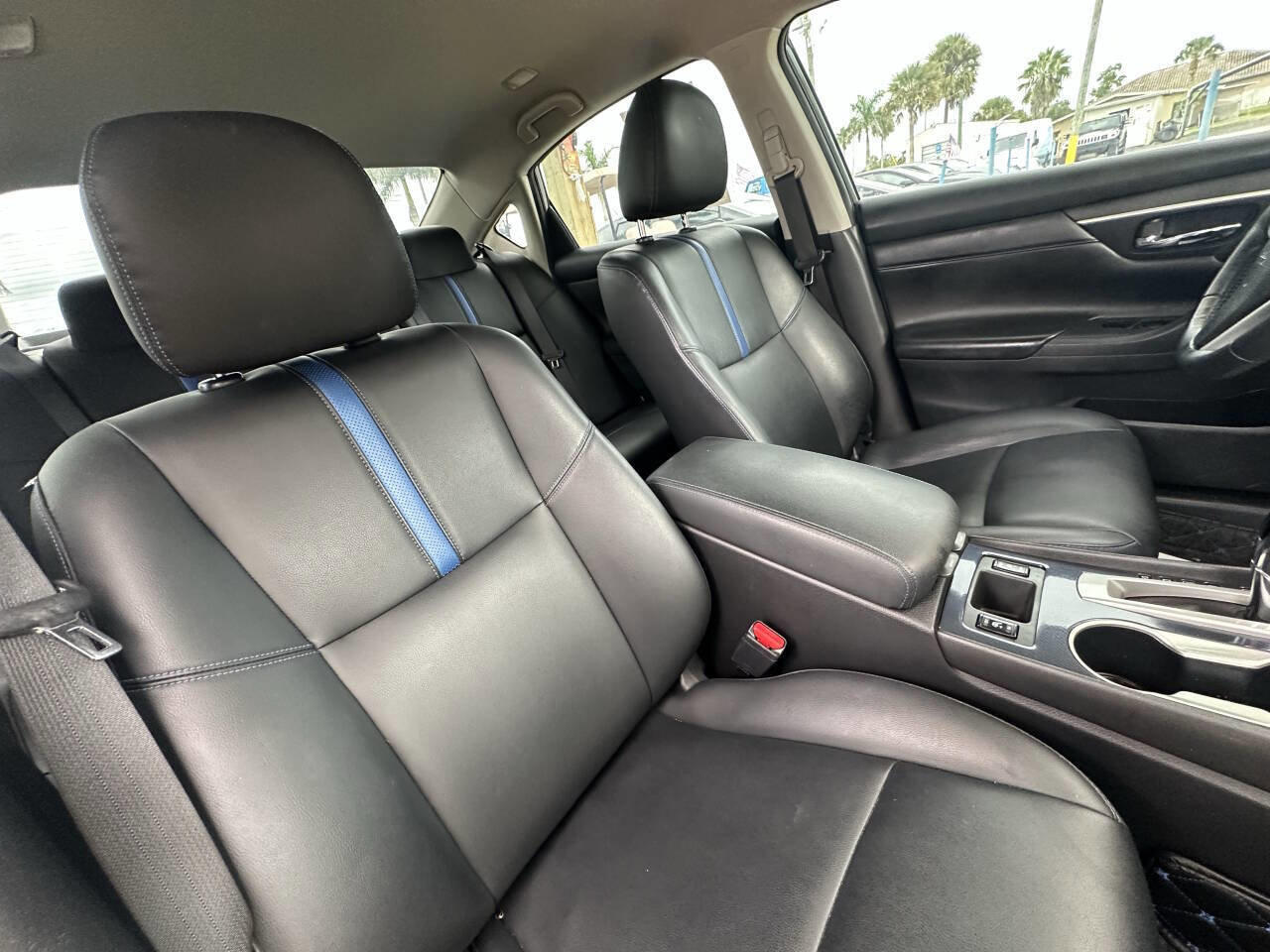 Used 2018 Nissan Altima 2.5 SR w/ SR Special Edition image 4