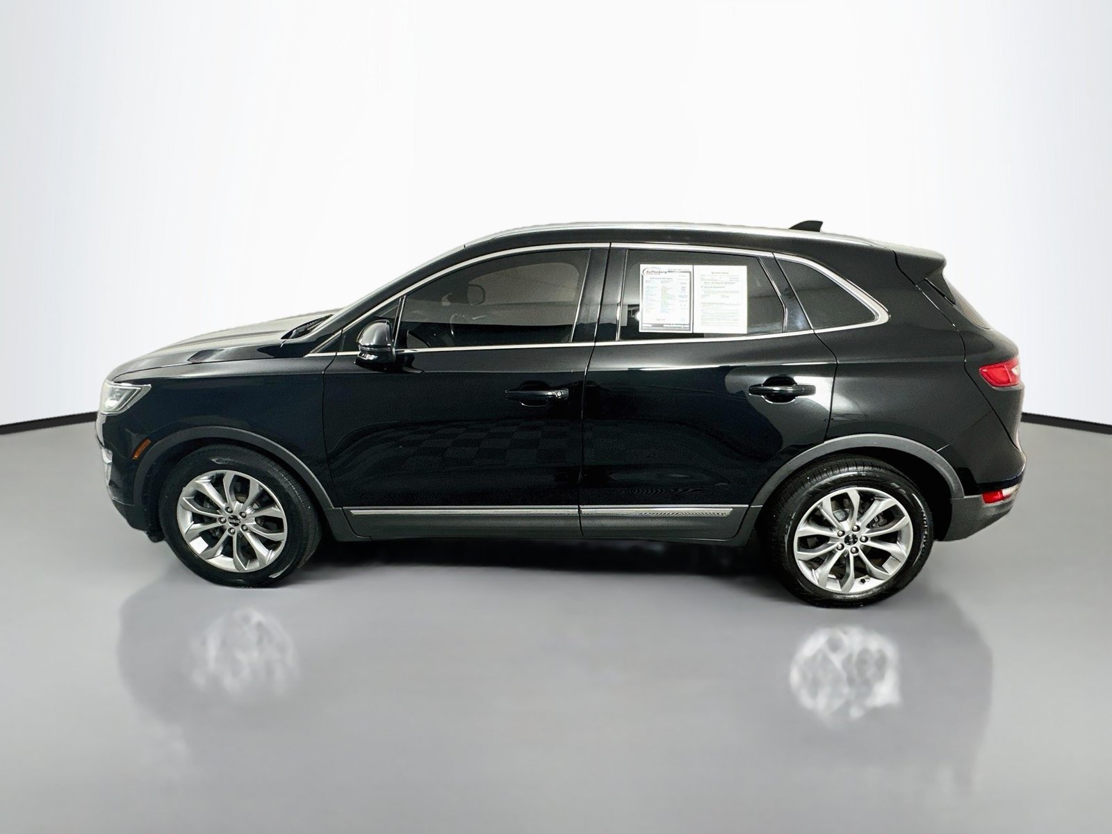 Used 2018 Lincoln MKC Select w/ Select Plus Package FWD image 4