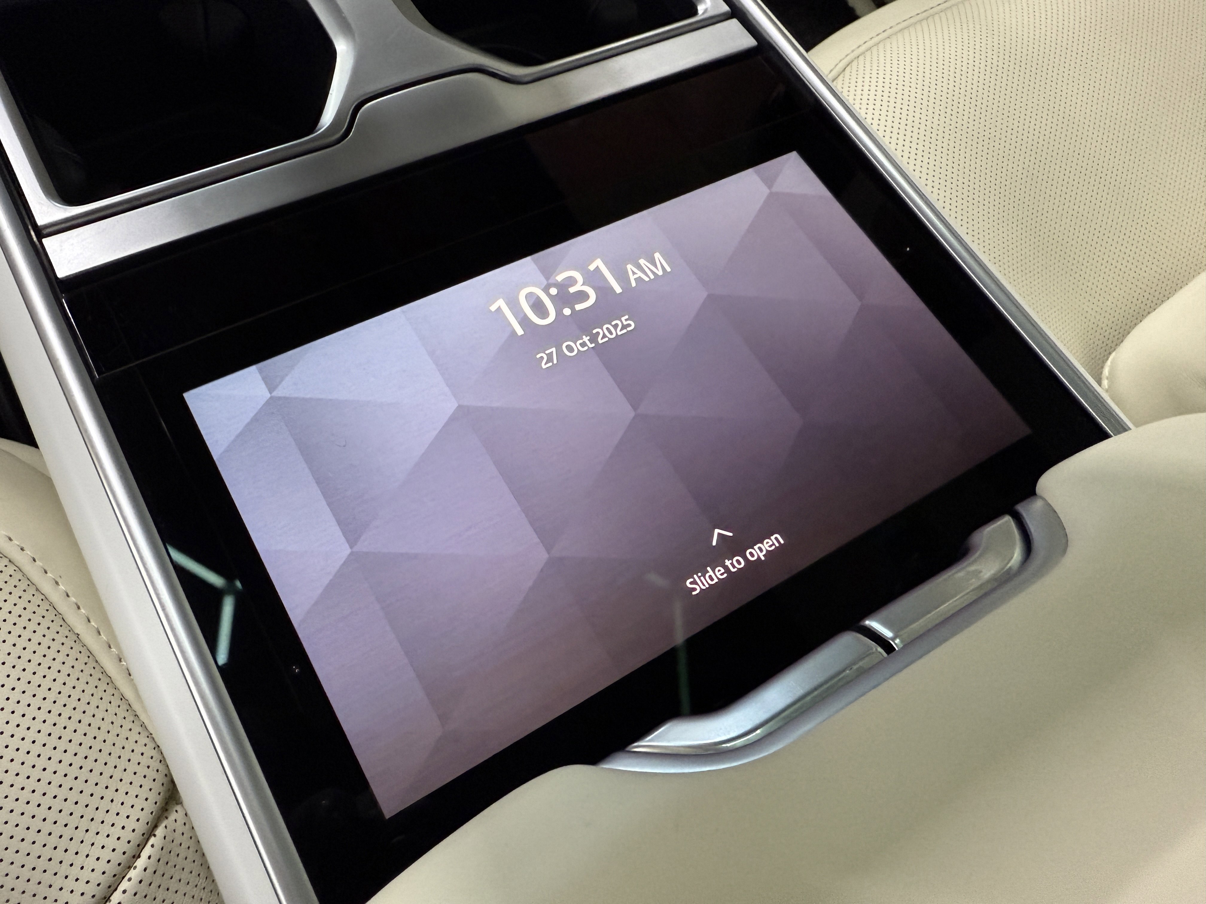 Used 2023 Land Rover Range Rover SV image 36