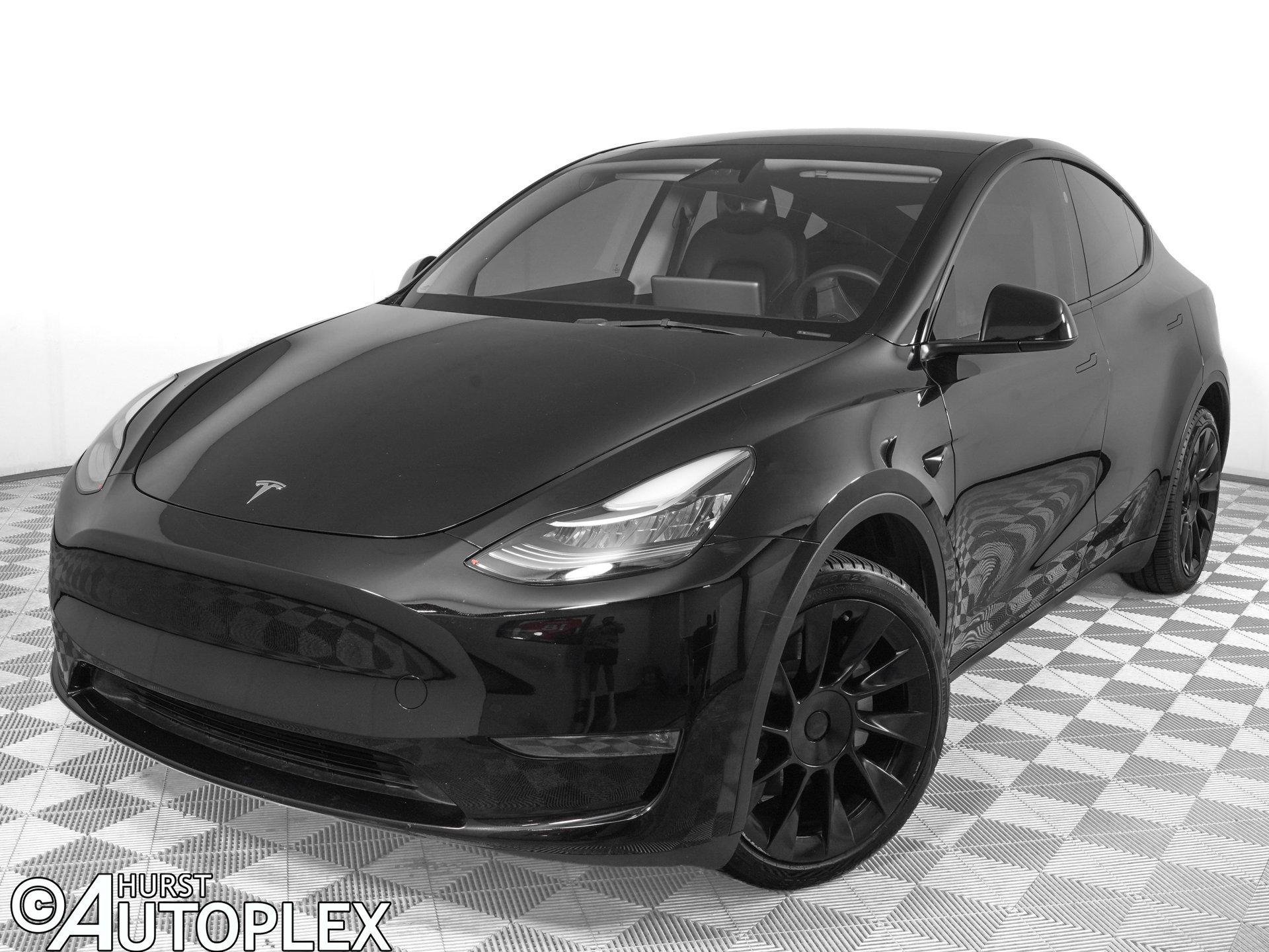 Used 2023 Tesla Model Y Long Range AWD/4WD image 1