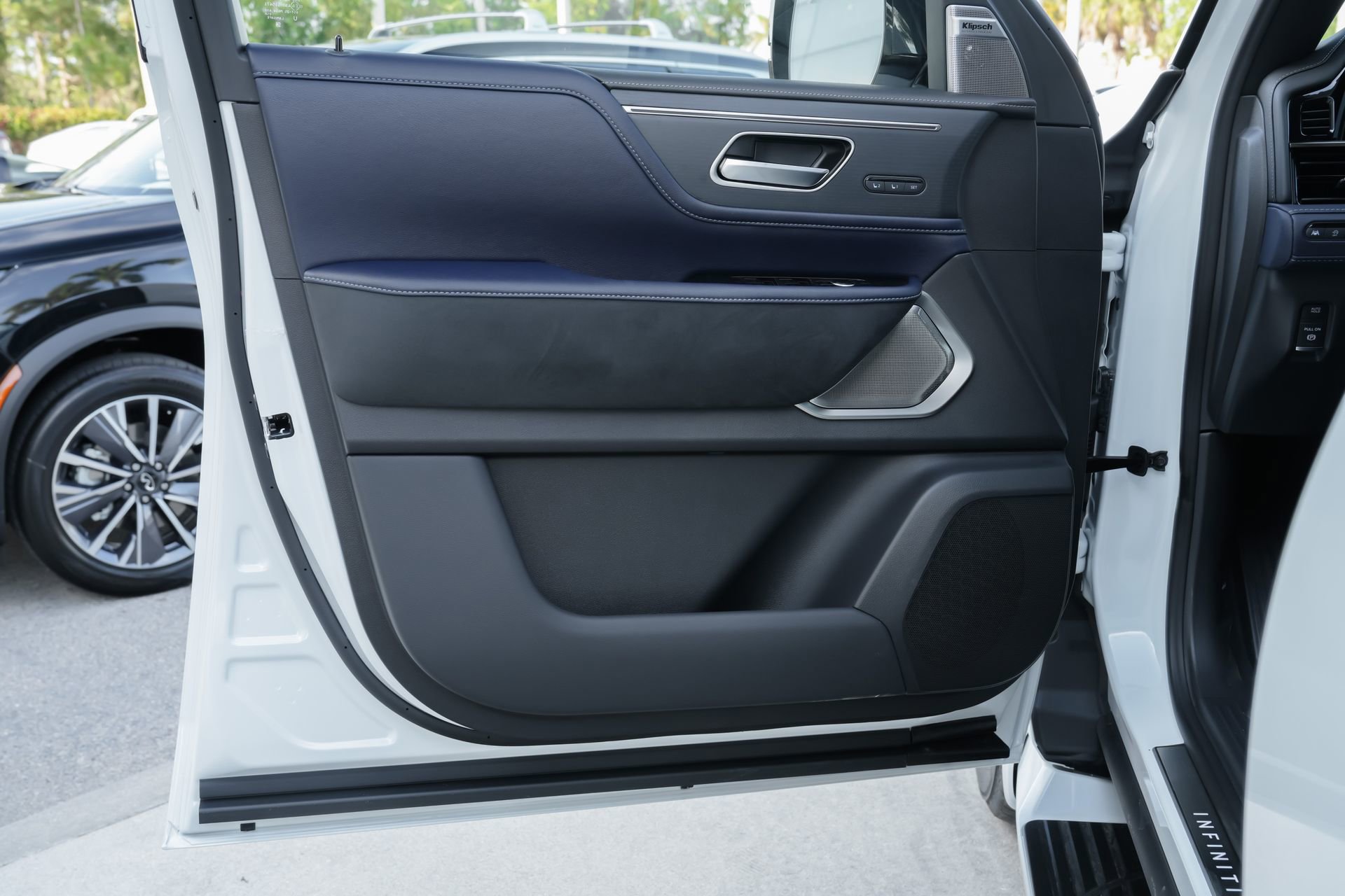 New 2026 INFINITI QX80 4WD w/ Sport Exterior Package image 27