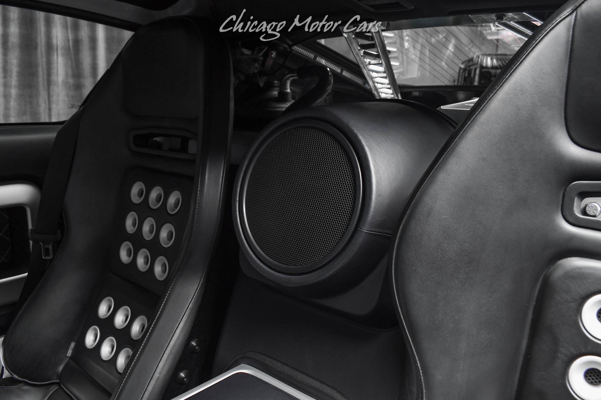 Used 2005 Ford GT RWD image 18