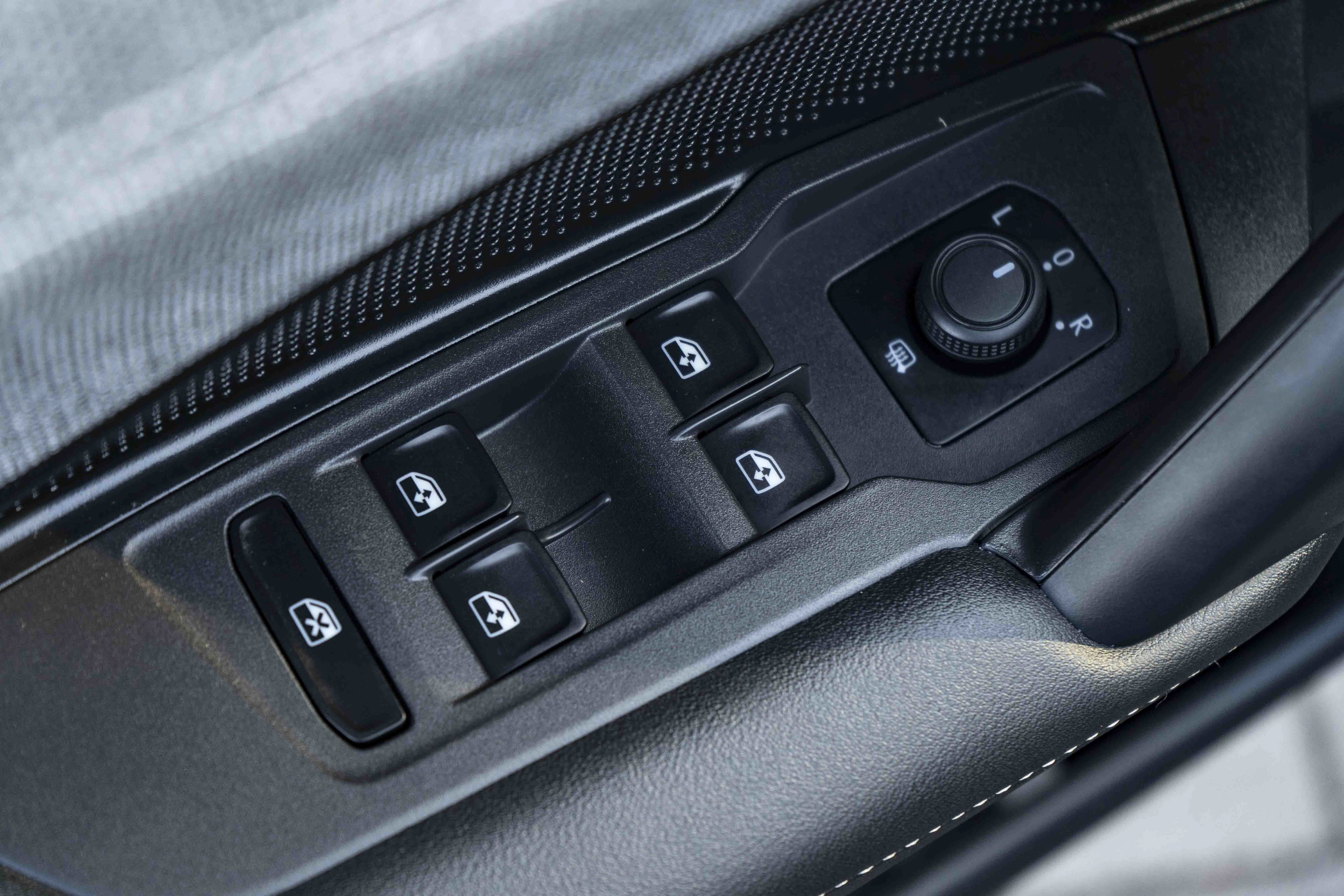 Certified 2026 Volkswagen Tiguan S FWD image 32