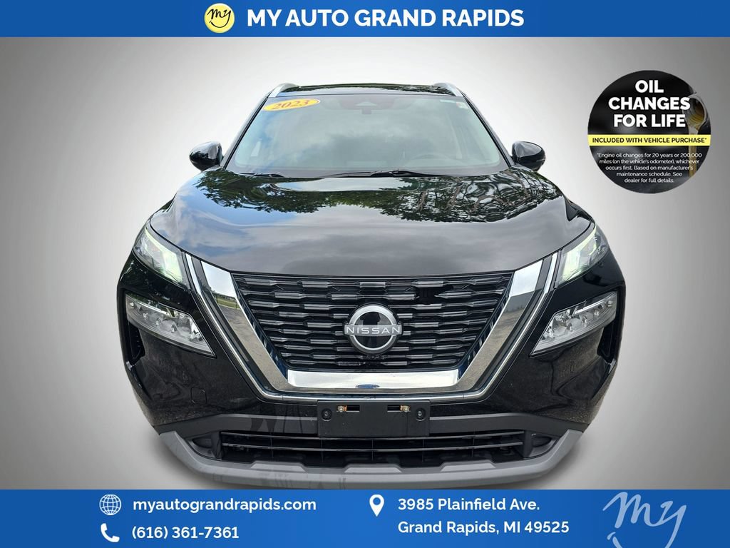 Used 2023 Nissan Rogue SV AWD/4WD image 2
