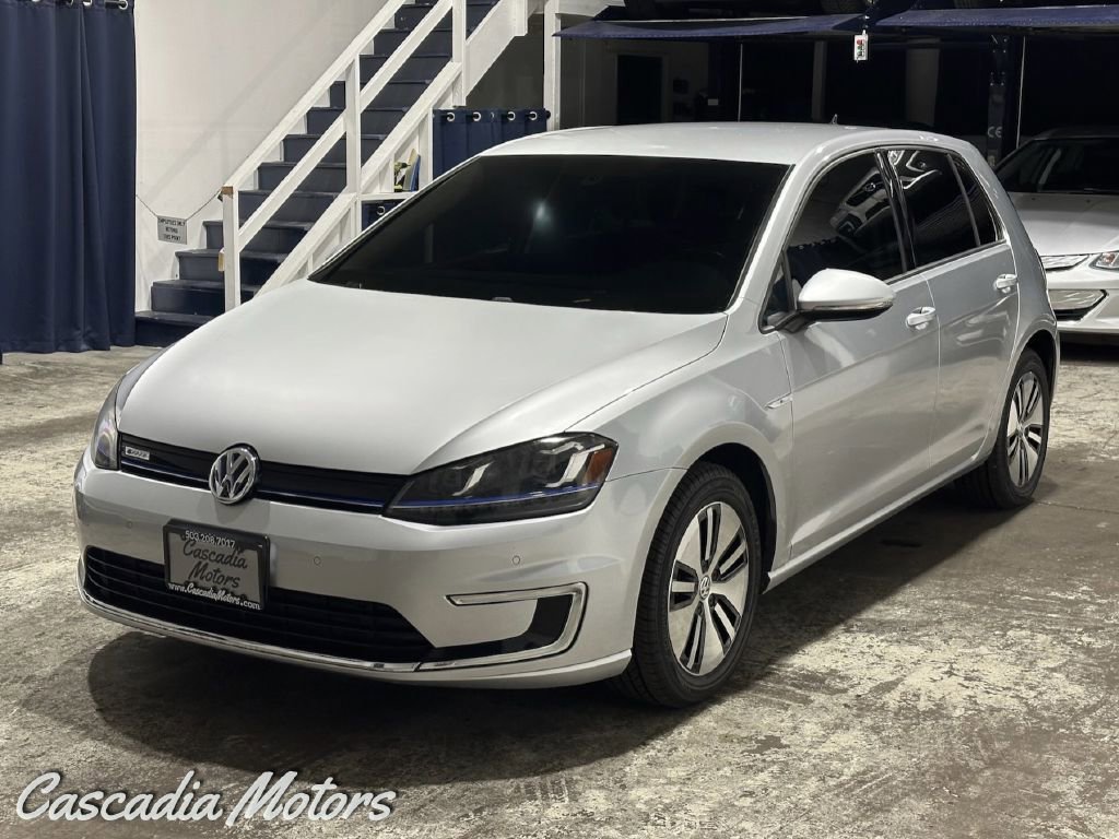 Used 2016 Volkswagen e-Golf SEL Premium image 4
