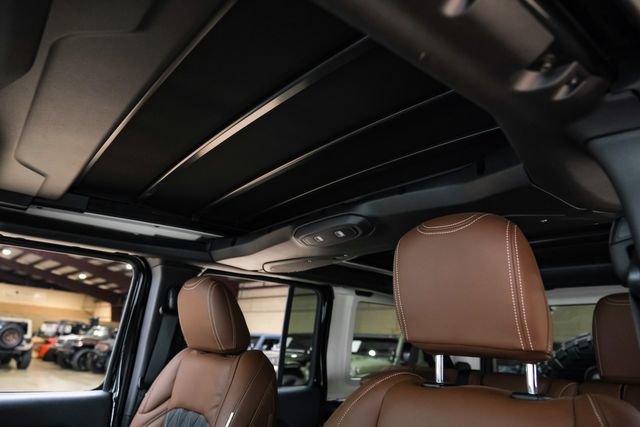 Used 2024 Jeep Wrangler Unlimited Sport image 73