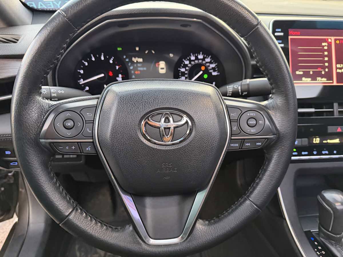 Used 2019 Toyota Avalon XLE w/ Moonroof Package FWD image 14