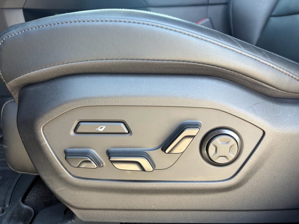 Used 2025 Hyundai Santa Fe Calligraphy image 31