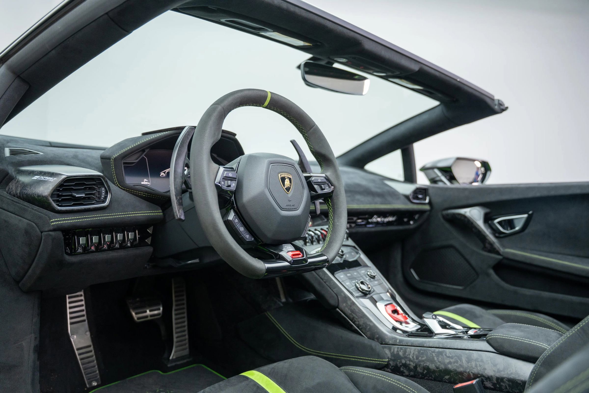 Used 2019 Lamborghini Huracan Performante image 2