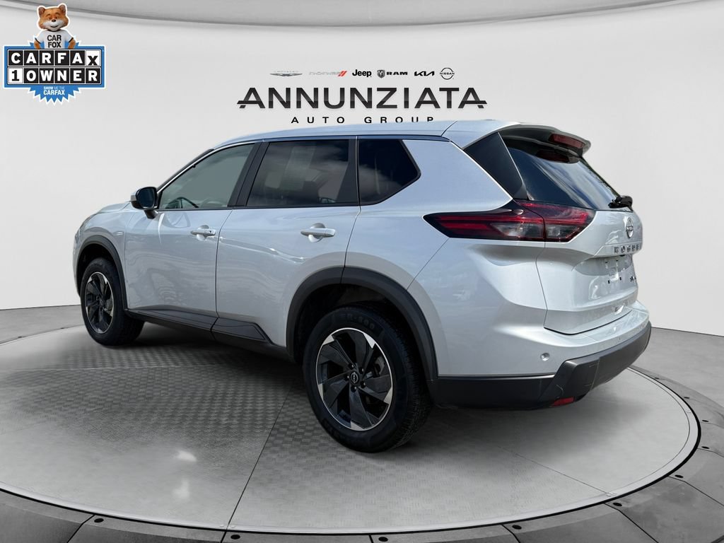 Certified 2024 Nissan Rogue SV AWD/4WD image 3