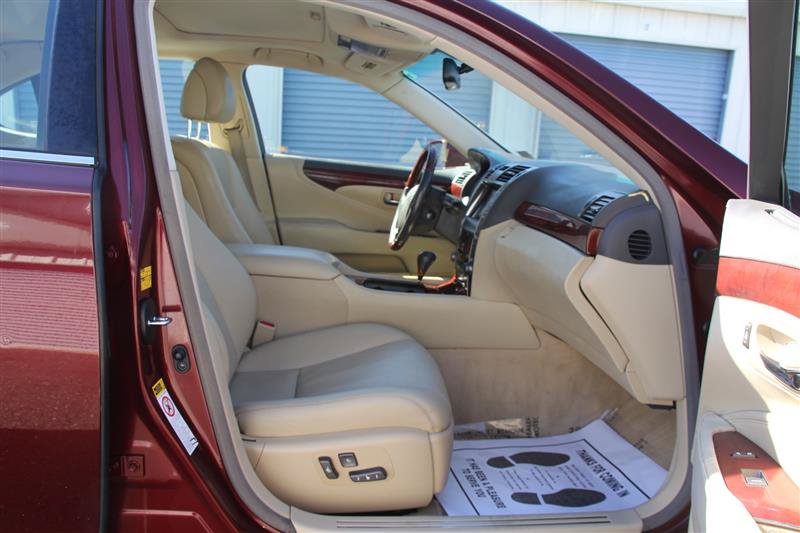Used 2007 Lexus LS 460 RWD image 19