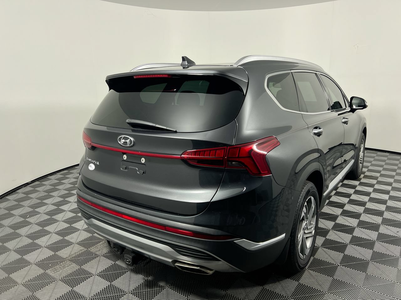 Used 2021 Hyundai Santa Fe SEL w/ Convenience + Premium Package FWD image 3