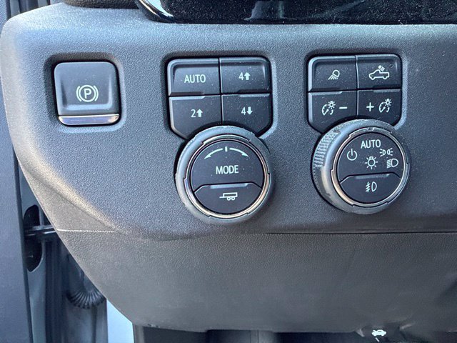 Used 2024 Chevrolet Silverado 2500 ZR2 w/ Technology Package AWD/4WD image 16