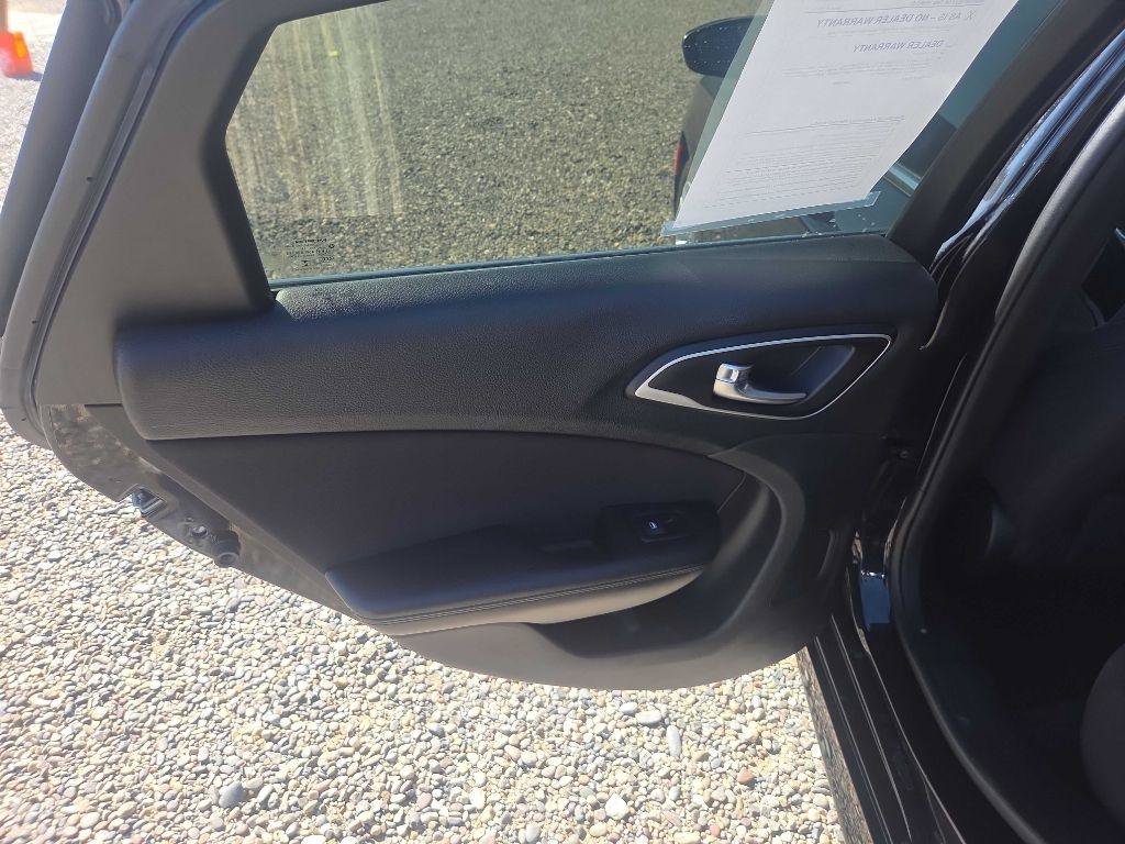 Used 2015 Chrysler 200 Limited w/ Convenience Group FWD image 14