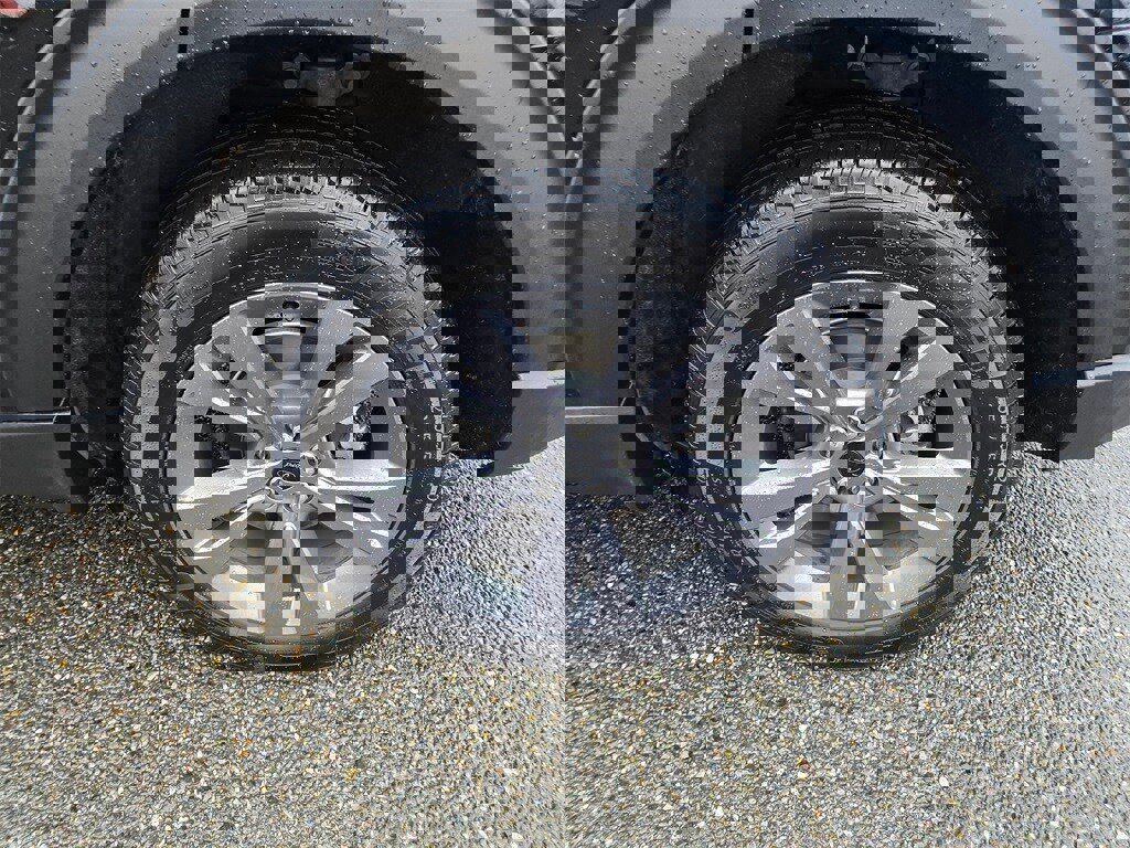 Used 2024 Ford Explorer XLT w/ Equipment Group 202A image 9