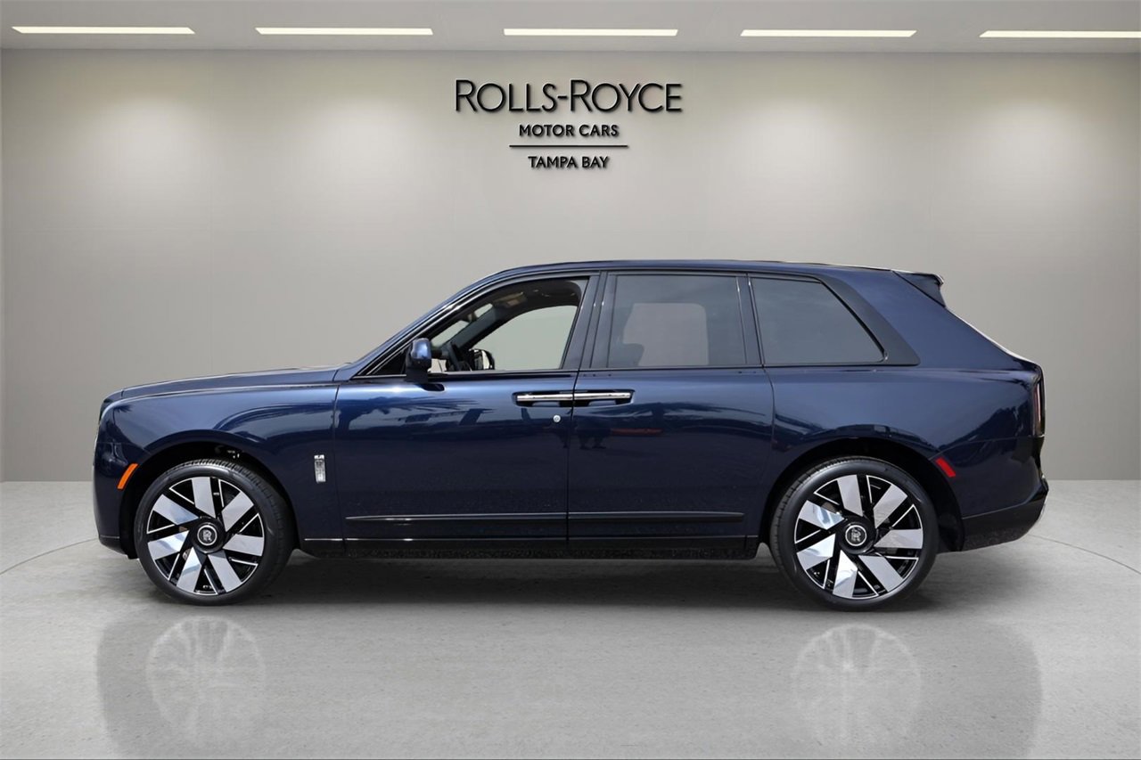 New 2025 Rolls-Royce Cullinan image 3