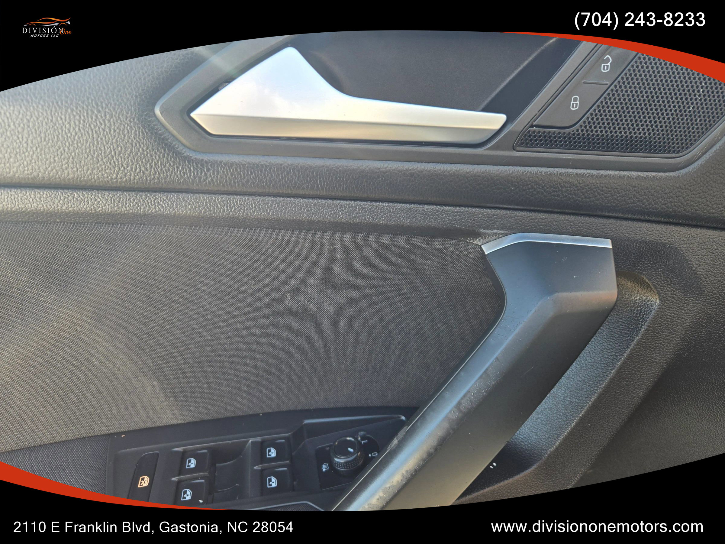 Used 2019 Volkswagen Tiguan S w/ Driver Assistance Package image 9