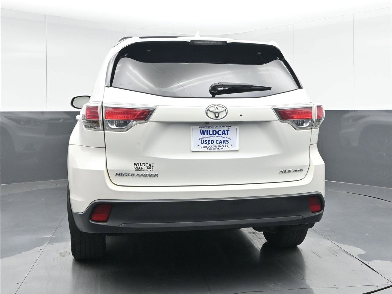 Used 2016 Toyota Highlander XLE AWD/4WD image 6