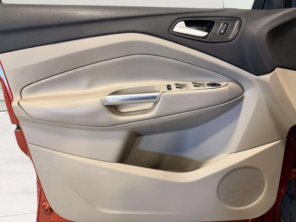 Used 2019 Ford Escape SE FWD image 16