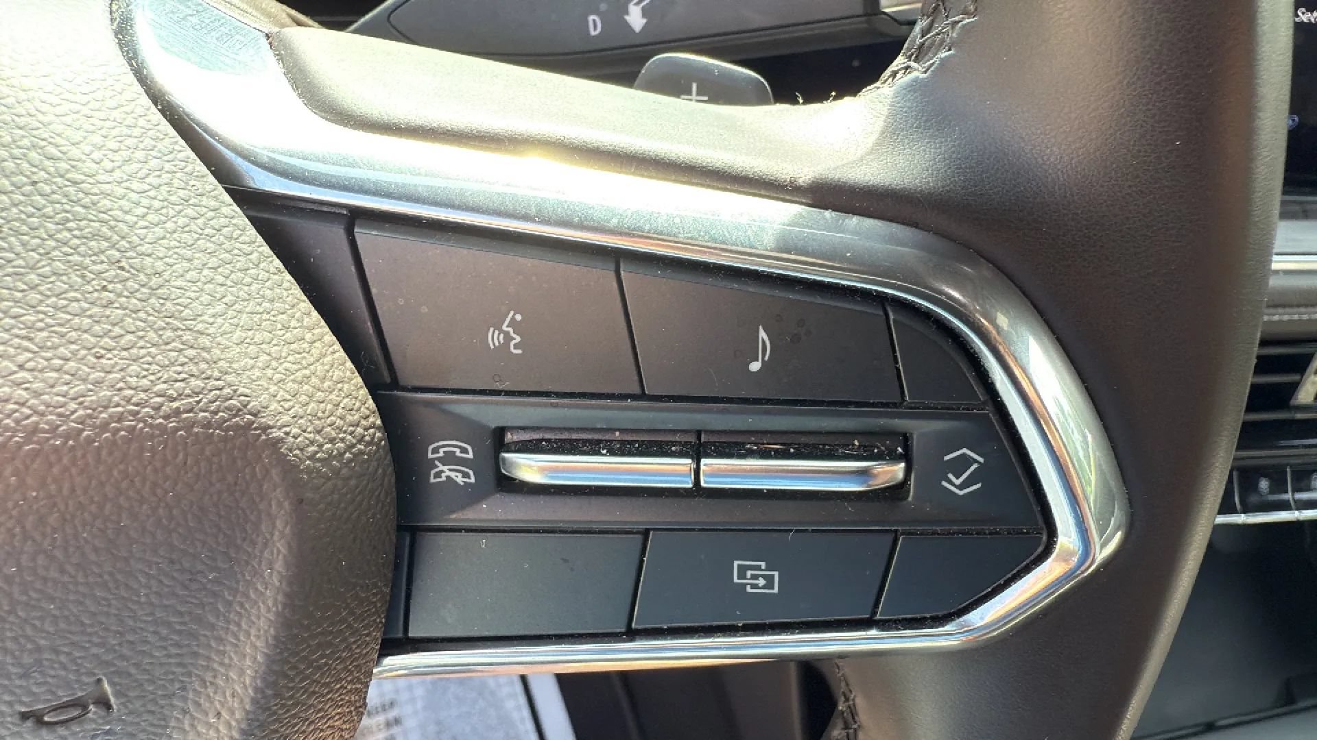 Used 2025 Chevrolet Tahoe LT RWD image 24
