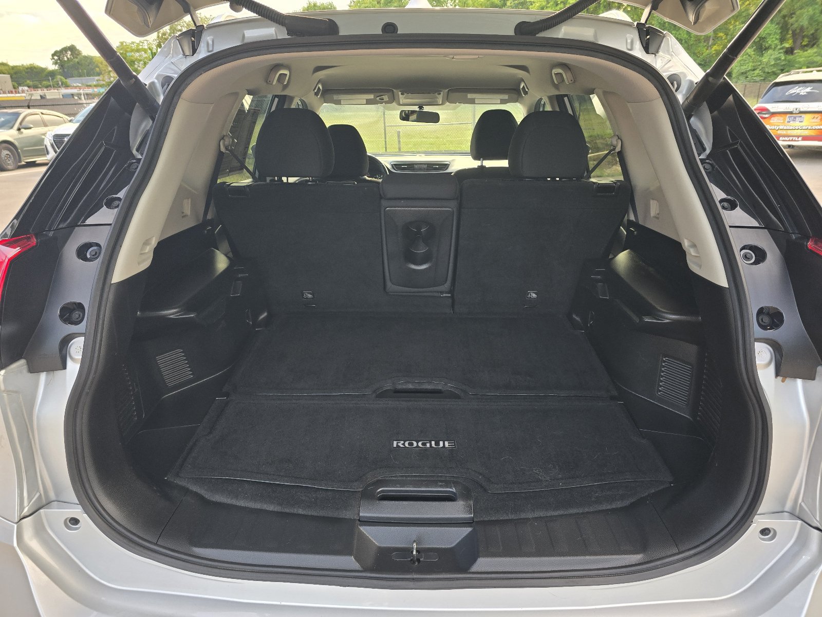 Used 2018 Nissan Rogue SV FWD image 26