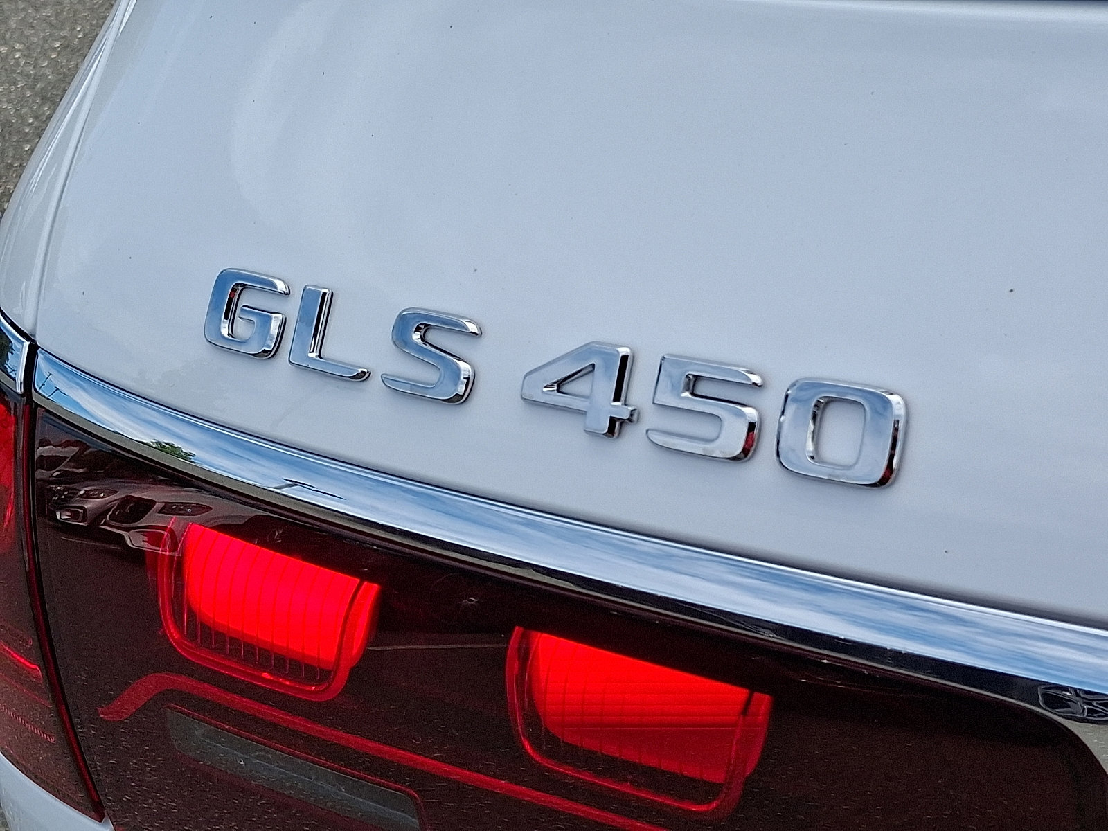 New 2026 Mercedes-Benz GLS 450 4MATIC image 17