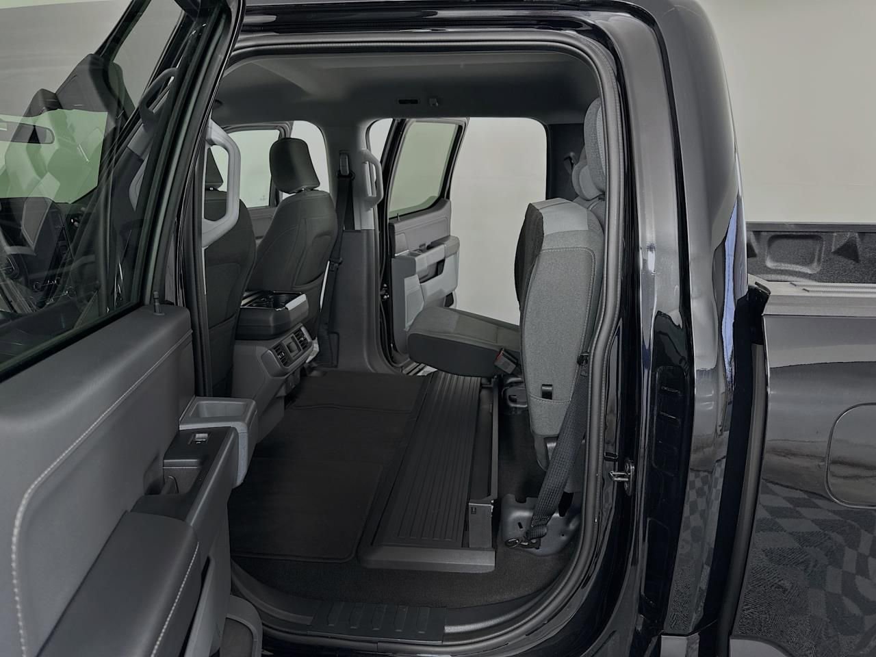 Used 2025 Ford F150 XLT w/ Equipment Group 301A Standard image 34