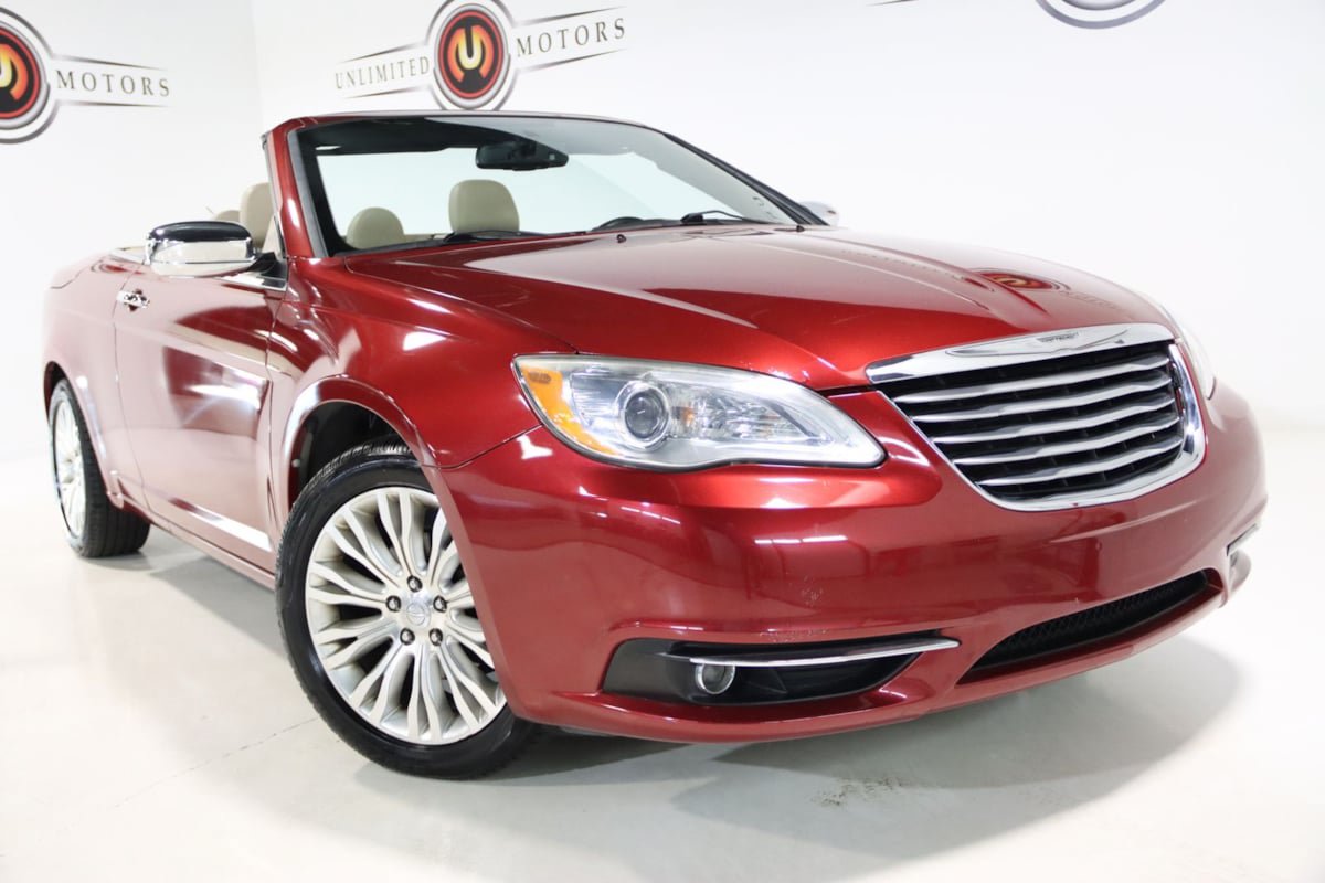 Used 2013 Chrysler 200 Limited FWD image 22