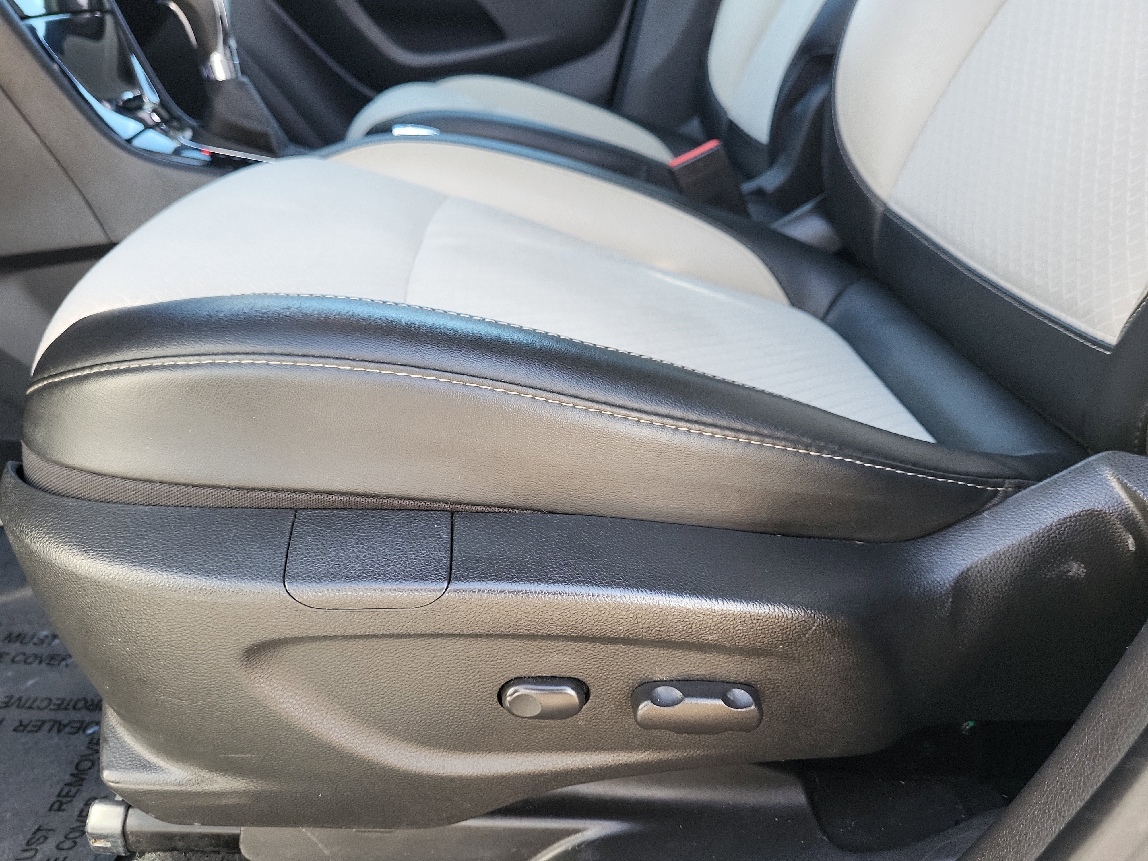Used 2019 Buick Encore Preferred image 14