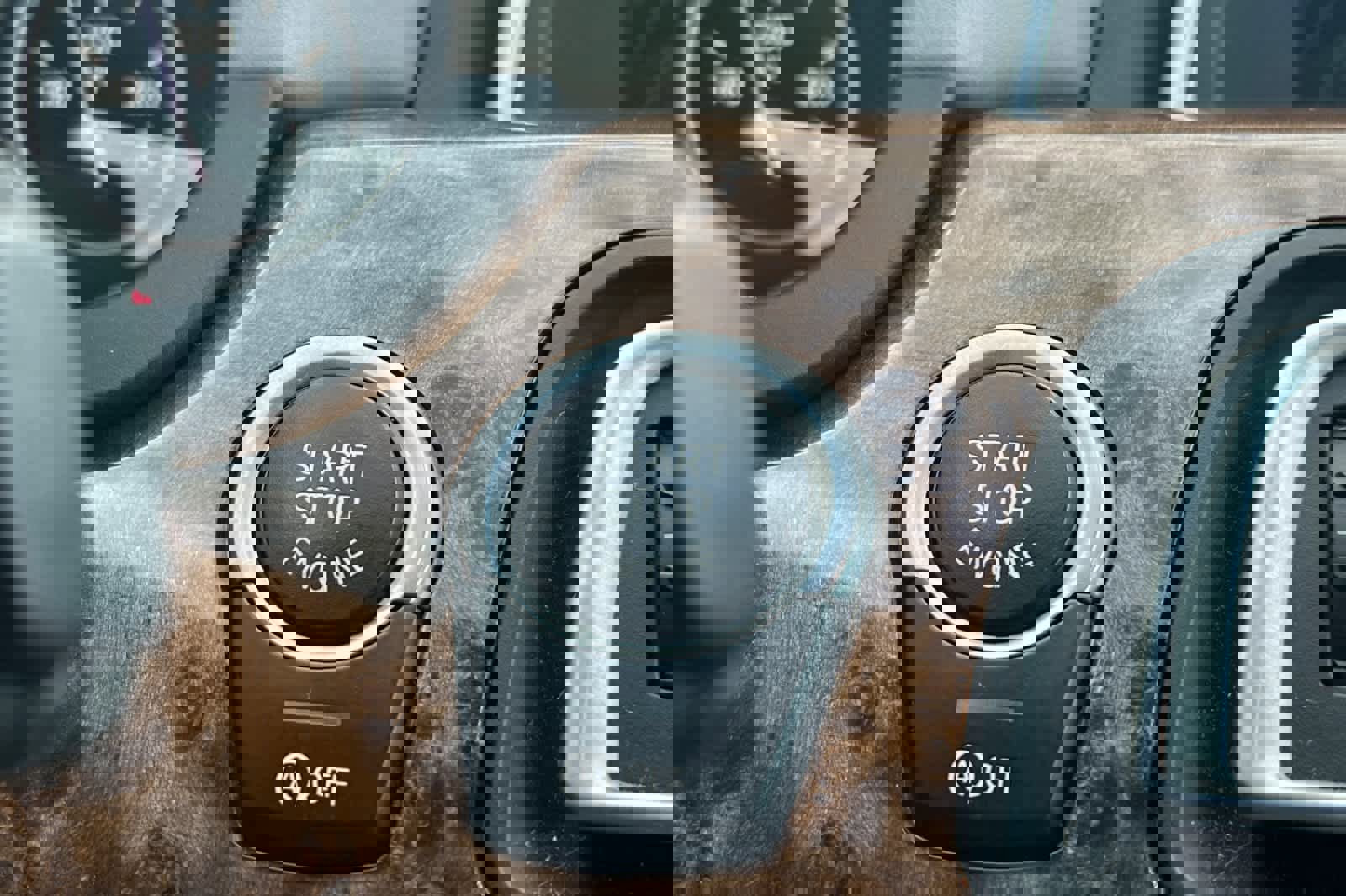 Used 2013 BMW 750Li image 24