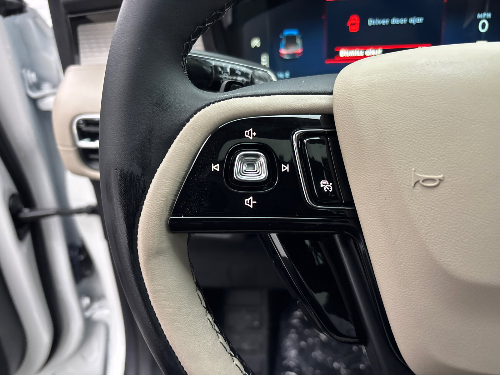 New 2026 Lincoln Corsair Premiere image 17